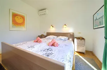 3-Bedroom Villa in Sužan (Krk) with Pool