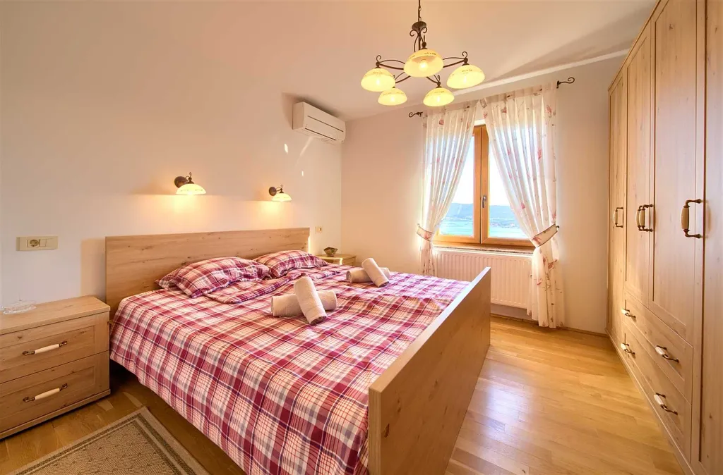 3-Bedroom Villa in Sužan (Krk) with Pool