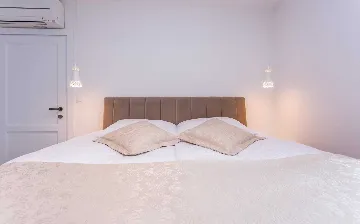 Private Villa in Sužan (Krk) for Up to 8 Guests