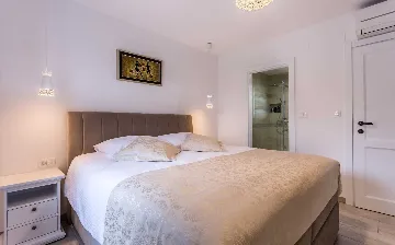 Private Villa in Sužan (Krk) for Up to 8 Guests