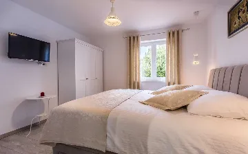 Private Villa in Sužan (Krk) for Up to 8 Guests