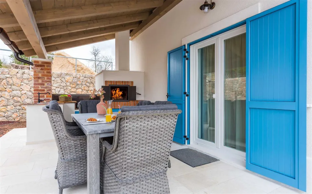 Private Villa in Sužan (Krk) for Up to 8 Guests