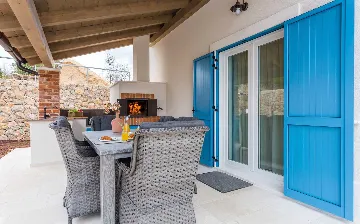 Private Villa in Sužan (Krk) for Up to 8 Guests