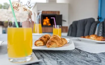 Private Villa in Sužan (Krk) for Up to 8 Guests