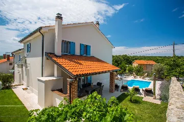 Private Villa in Sužan (Krk) for Up to 8 Guests