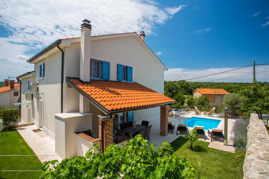 Private Villa in Sužan (Krk) for Up to 8 Guests