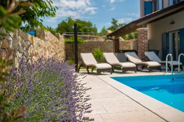 Private Villa in Sužan (Krk) for Up to 8 Guests