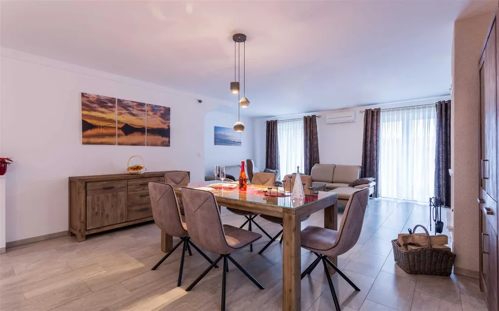 Private Villa in Sužan (Krk) for Up to 8 Guests
