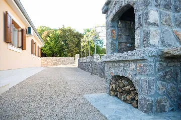 3-Bedroom Villa with Heated Pool in Kornić (Krk)