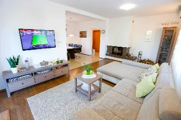 3-Bedroom Villa with Heated Pool in Kornić (Krk)