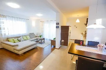 3-Bedroom Villa with Heated Pool in Kornić (Krk)