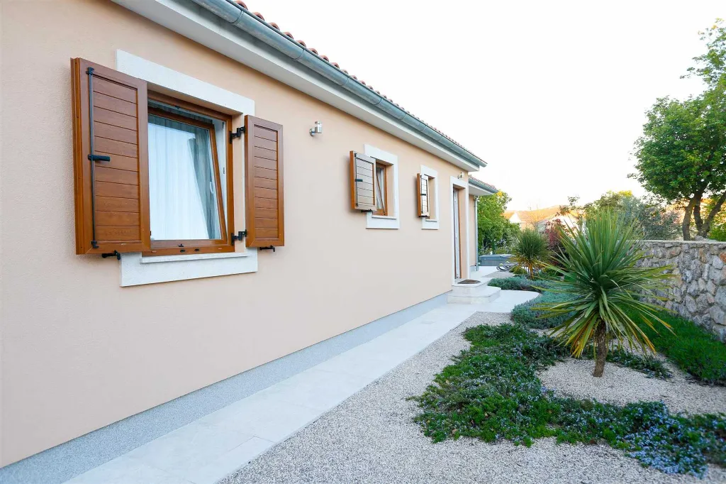 3-Bedroom Villa with Heated Pool in Kornić (Krk)