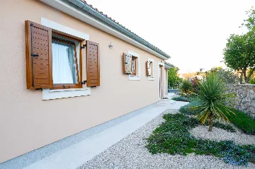 3-Bedroom Villa with Heated Pool in Kornić (Krk)