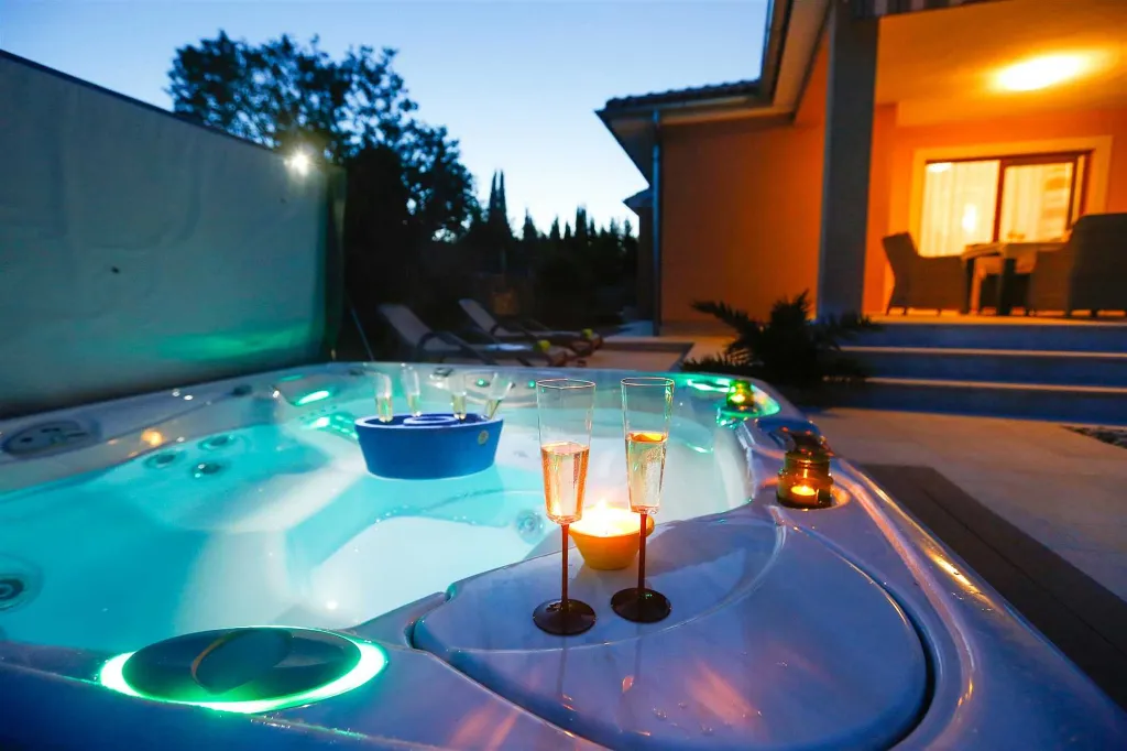 3-Bedroom Villa with Heated Pool in Kornić (Krk)