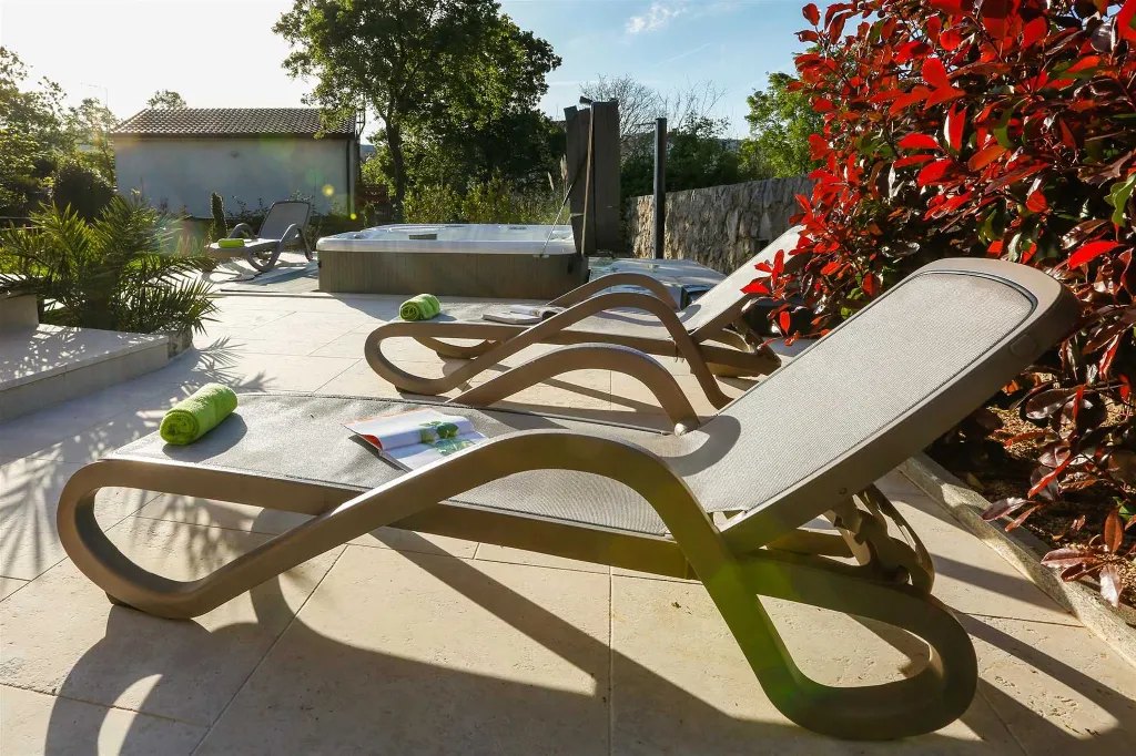 3-Bedroom Villa with Heated Pool in Kornić (Krk)