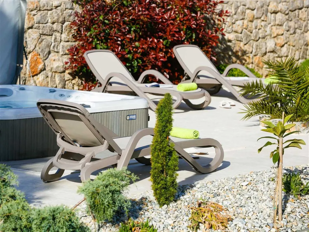 3-Bedroom Villa with Heated Pool in Kornić (Krk)