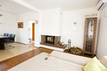 3-Bedroom Villa with Heated Pool in Kornić (Krk)