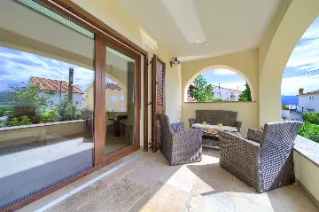 Seaside Villa for 6 Guests in Čižići (Krk)