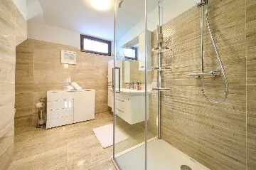 Seaside Villa for 6 Guests in Čižići (Krk)