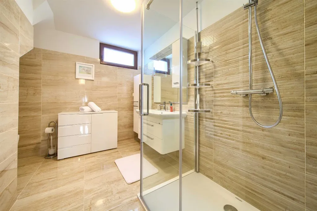Seaside Villa for 6 Guests in Čižići (Krk)