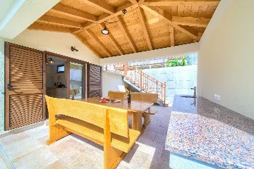 Seaside Villa for 6 Guests in Čižići (Krk)