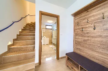 Seaside Villa for 6 Guests in Čižići (Krk)