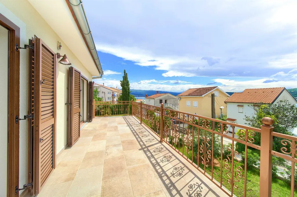 Seaside Villa for 6 Guests in Čižići (Krk)