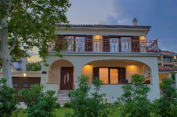Seaside Villa for 6 Guests in Čižići (Krk)