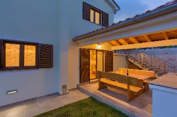 Seaside Villa for 6 Guests in Čižići (Krk)