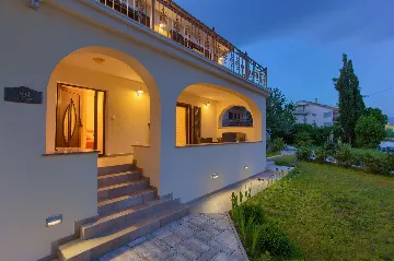 Seaside Villa for 6 Guests in Čižići (Krk)