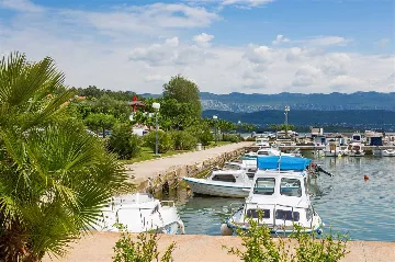 Seaside Villa for 6 Guests in Čižići (Krk)