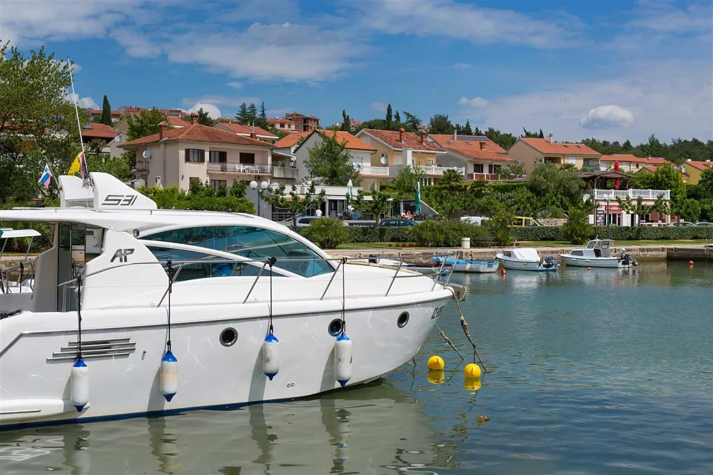 Seaside Villa for 6 Guests in Čižići (Krk)