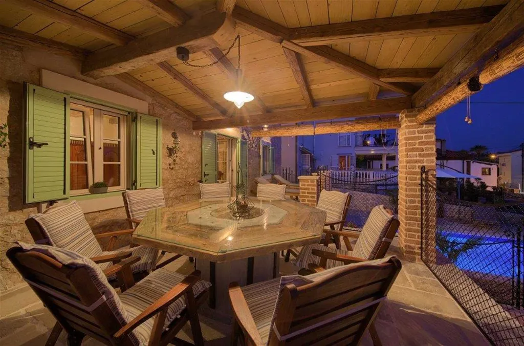 4-Bedroom Villa in Malinska with Heated Pool