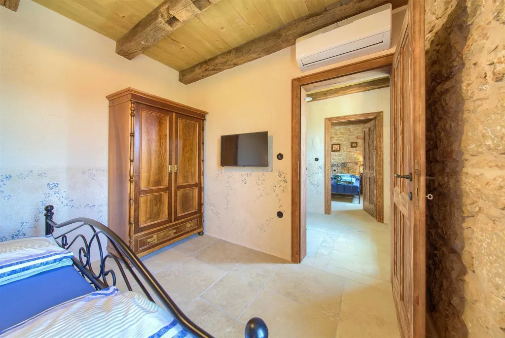 4-Bedroom Villa in Malinska with Heated Pool