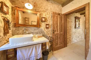 4-Bedroom Villa in Malinska with Heated Pool