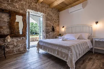 Stone Villa with Private Pool in Klimno (Krk)