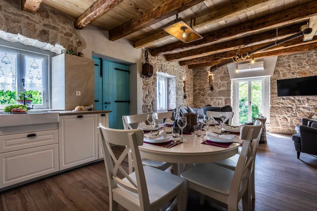Stone Villa with Private Pool in Klimno (Krk)