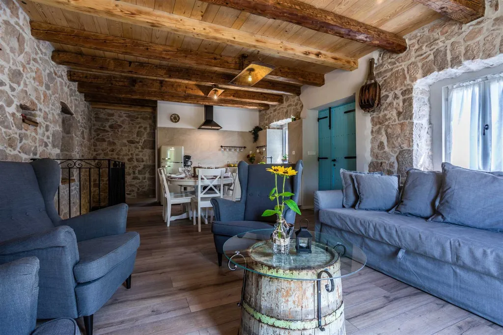 Stone Villa with Private Pool in Klimno (Krk)