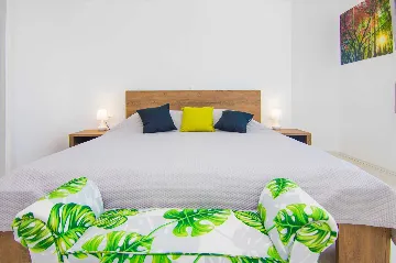 3-Bedroom Villa with Pool & Outdoor Kitchen in Gostinjac