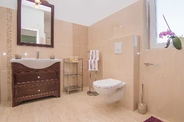 3-Bedroom Villa with Pool & Outdoor Kitchen in Gostinjac