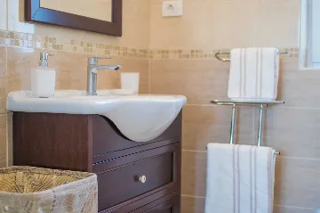 3-Bedroom Villa with Pool & Outdoor Kitchen in Gostinjac