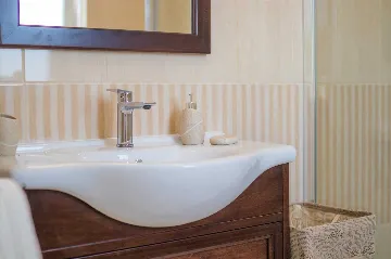 3-Bedroom Villa with Pool & Outdoor Kitchen in Gostinjac