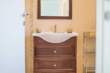 3-Bedroom Villa with Pool & Outdoor Kitchen in Gostinjac