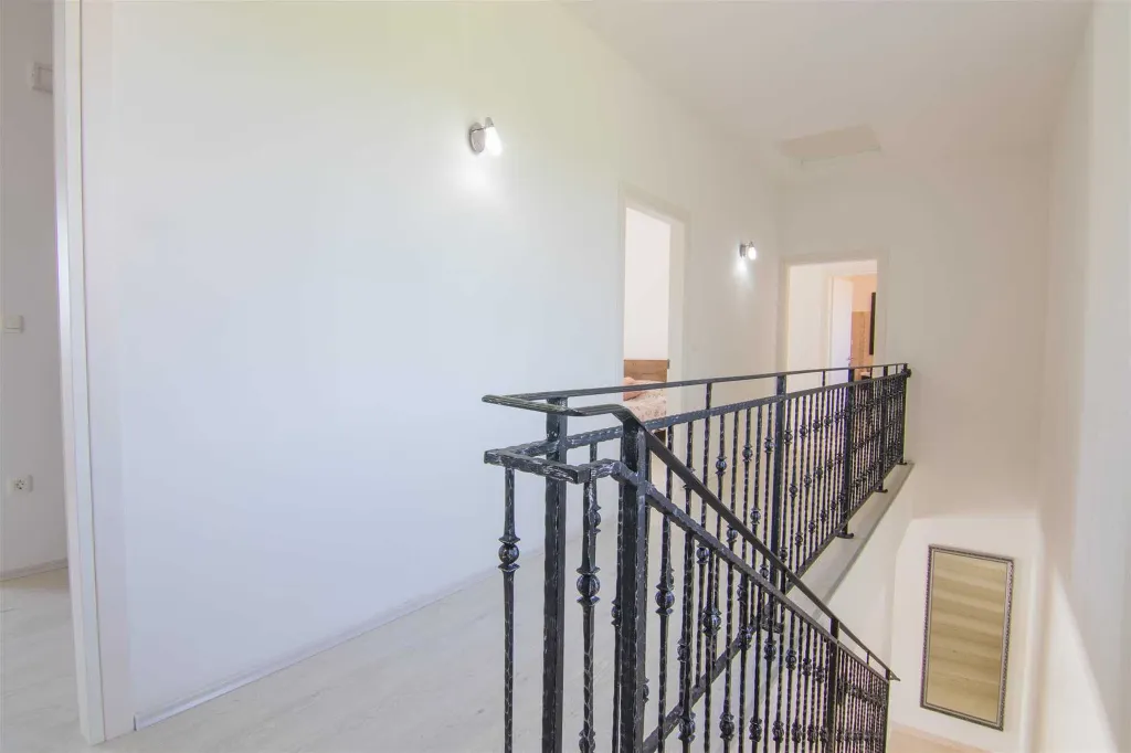 3-Bedroom Villa with Pool & Outdoor Kitchen in Gostinjac