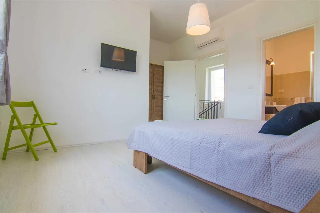 3-Bedroom Villa with Pool & Outdoor Kitchen in Gostinjac
