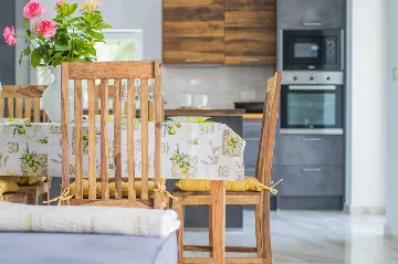 3-Bedroom Villa with Pool & Outdoor Kitchen in Gostinjac