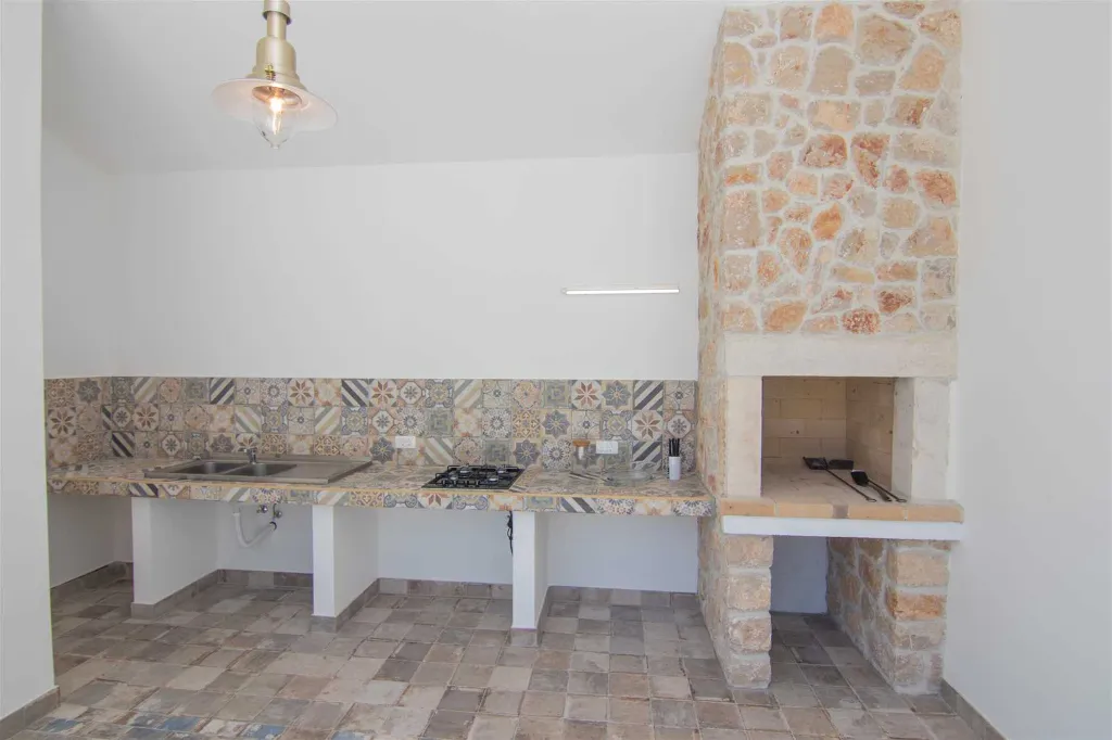 3-Bedroom Villa with Pool & Outdoor Kitchen in Gostinjac