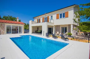 3-Bedroom Villa with Pool & Outdoor Kitchen in Gostinjac