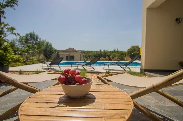 3-Bedroom Villa with Pool & Outdoor Kitchen in Gostinjac