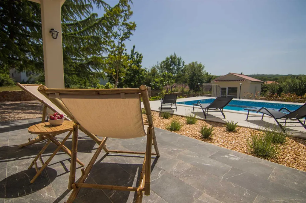 3-Bedroom Villa with Pool & Outdoor Kitchen in Gostinjac
